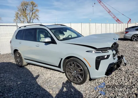 2024 BMW X7 xDrive40I z USA, uszkodzony, nr VIN 5UX23EM00R9U51976